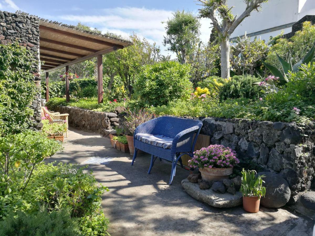 La Rosamarina Hotell Stromboli Exteriör bild