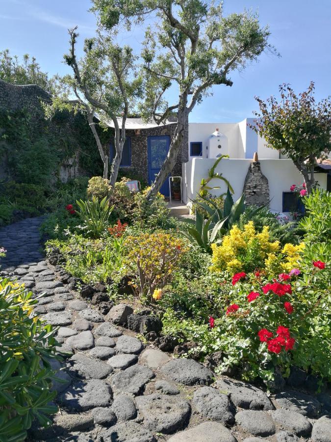 La Rosamarina Hotell Stromboli Exteriör bild