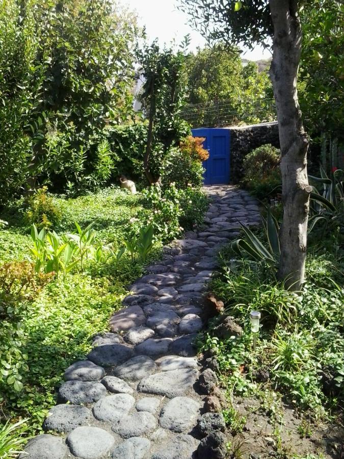 La Rosamarina Hotell Stromboli Exteriör bild
